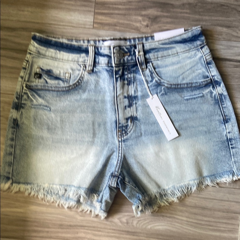 NWT SIZE LARGE KANCAN MOM SHORTS